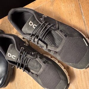 On Running women’s  Black Running Shoes